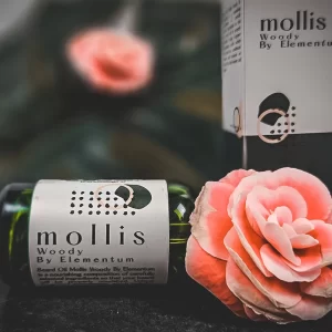 Olejek By Elementum Mollis Woody o kwiatowym zapachu